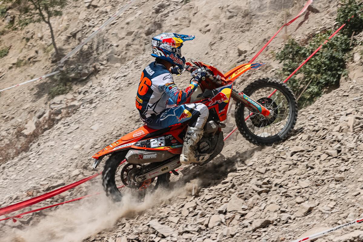 Vídeo EnduroGP, Itália: Josep Garcia domina 1º dia