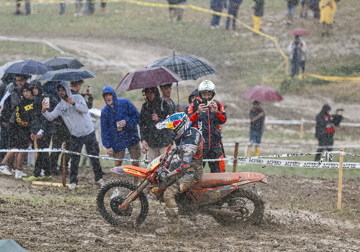 EnduroGP, Itália, 2º Dia: Verona bate Holcombe por 0,46s, Garcia cai