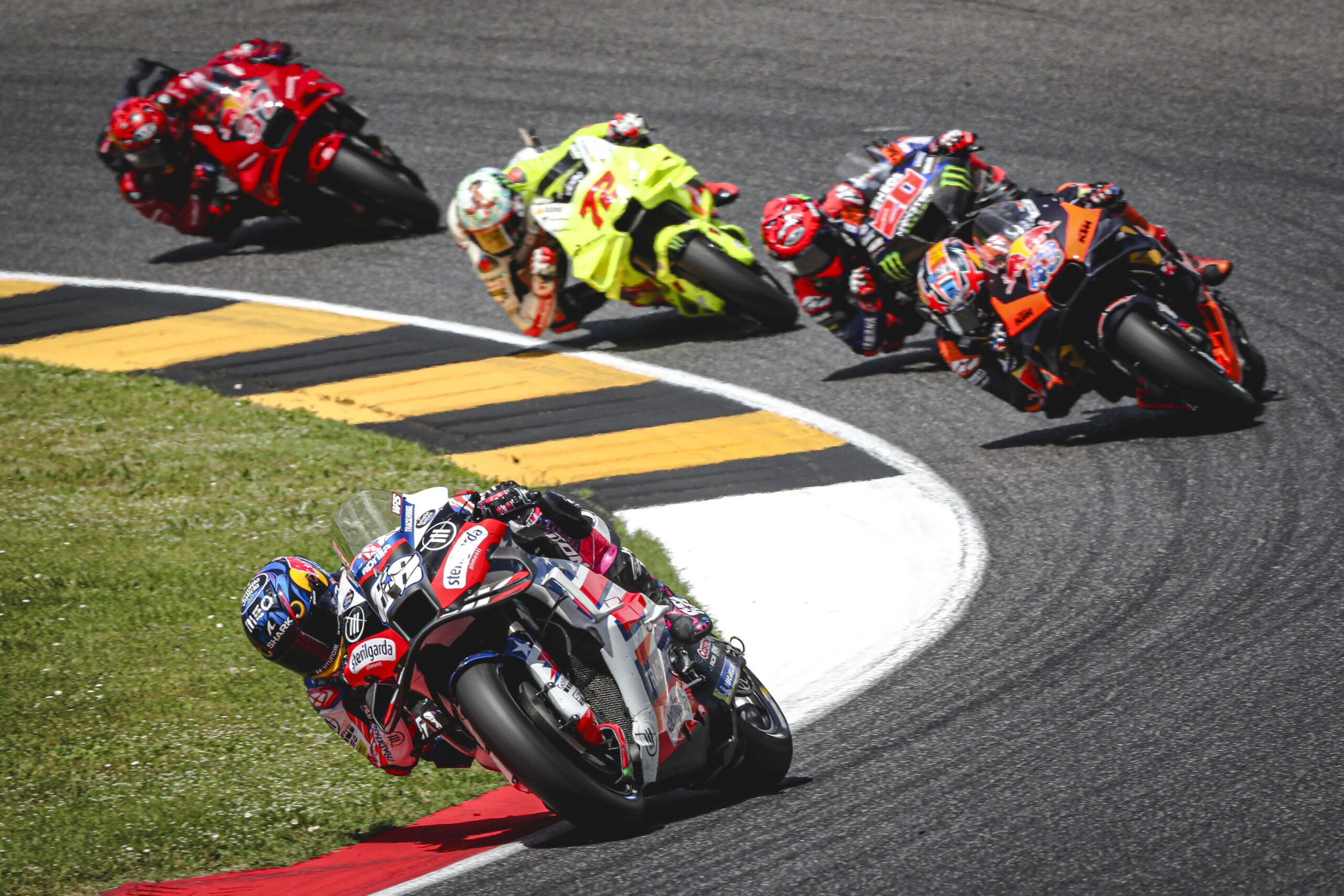 MotoGP, Miguel Oliveira (14.º): “A moto não reduziu abaixo de quinta velocidade”