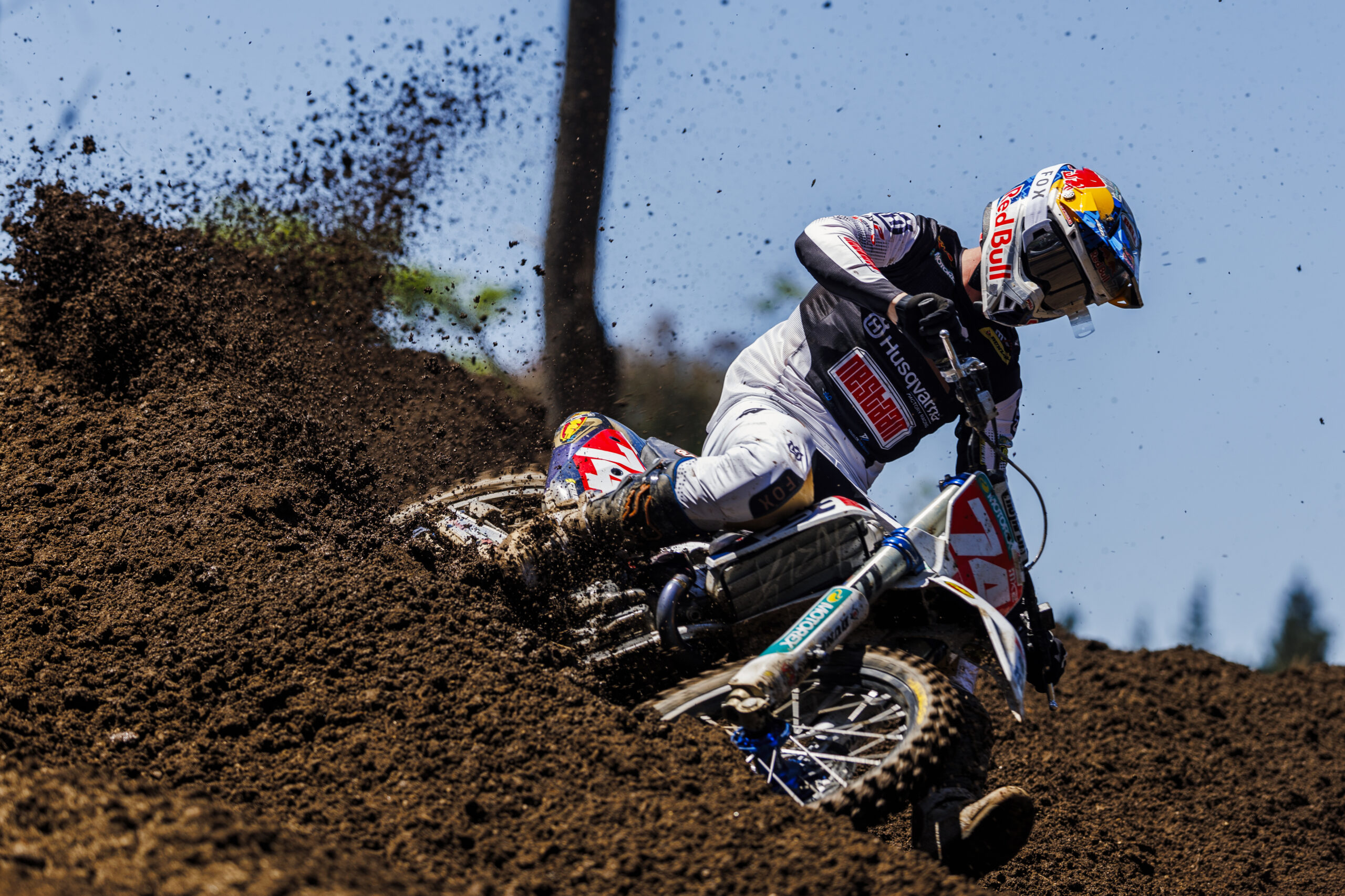 MX2, Letónia: Kay de Wolf bate os irmãos Coenen para vencer