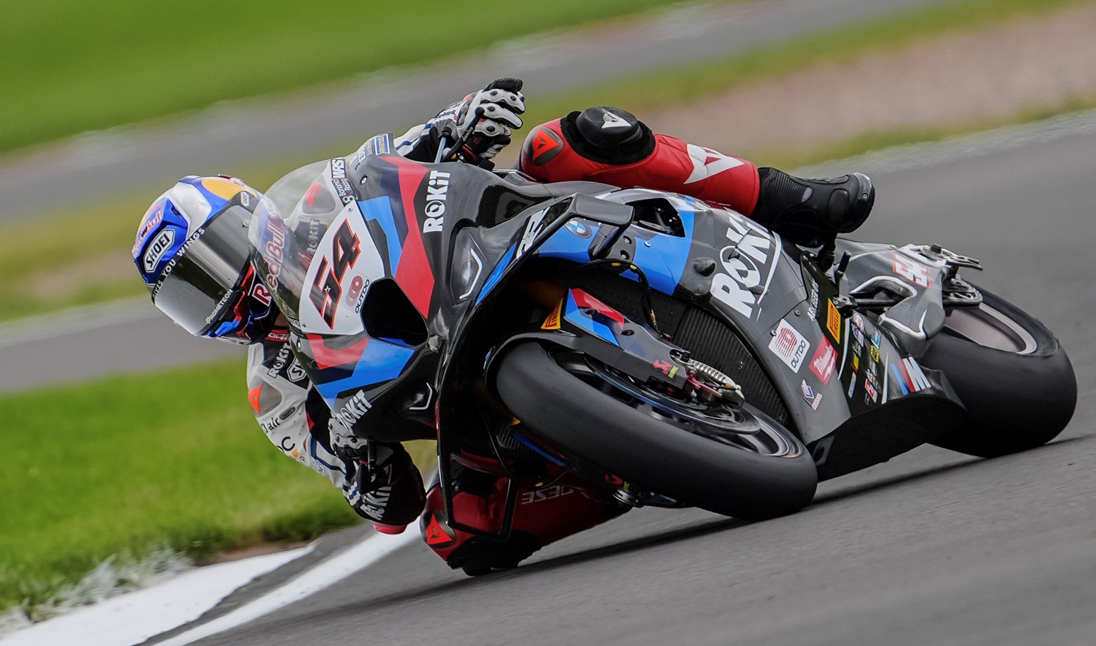 WSBK FP1, Donington Park: Toprak Razgatlioglu lidera treinos livres