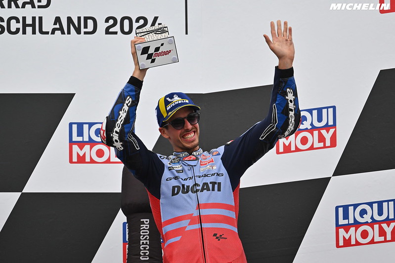 MotoGP, Álex Márquez ‘O meu corpo todo estava a tremer; sorri para o meu capacete’