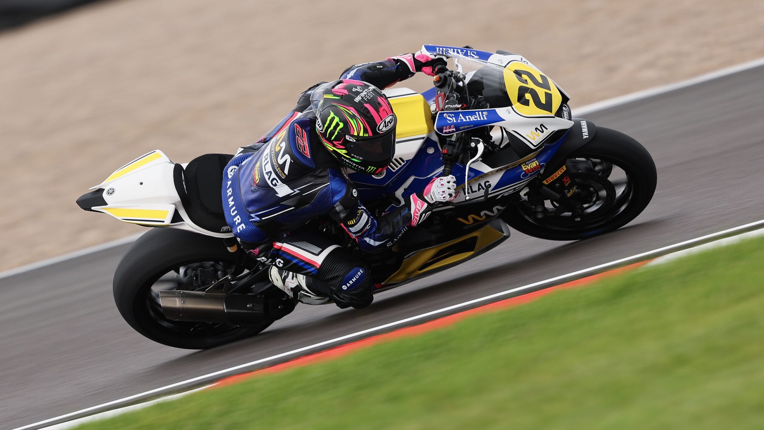 WWCR TL, Donington: Carrasco domina treino em condições difíceis