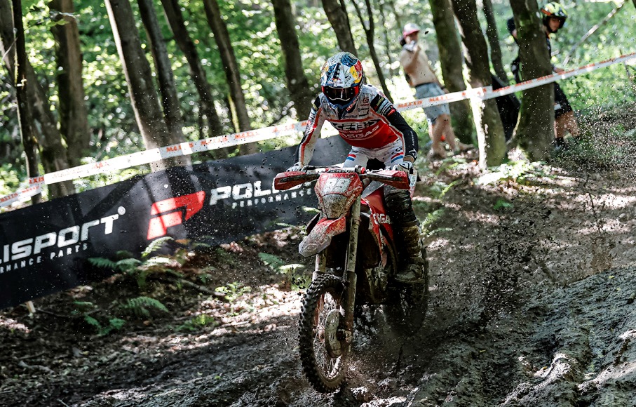 EnduroGP, Eslováquia 2024, 1º Dia: Verona dominante na lama de Gelnica