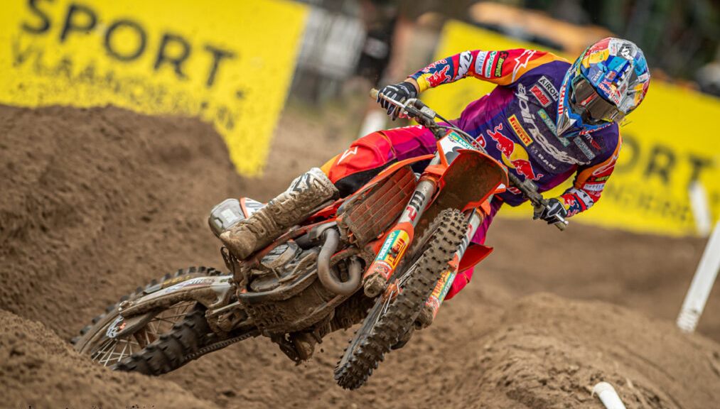 MXGP, Corrida 1: Triunfo de Herlings após contacto