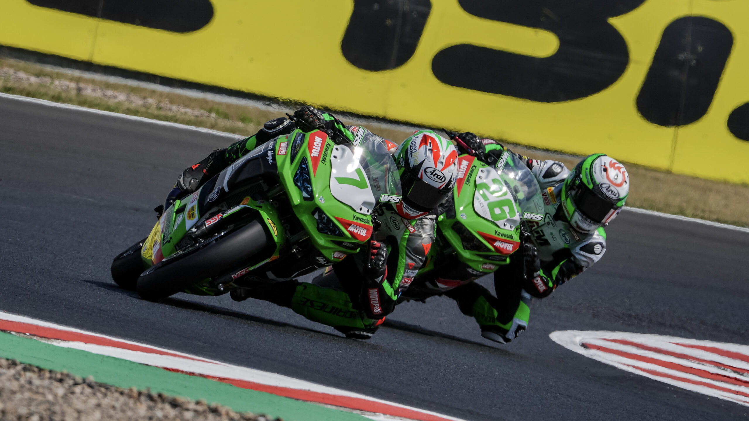 WSSP300, Most: Loris Veneman faz a pole, Buis cai