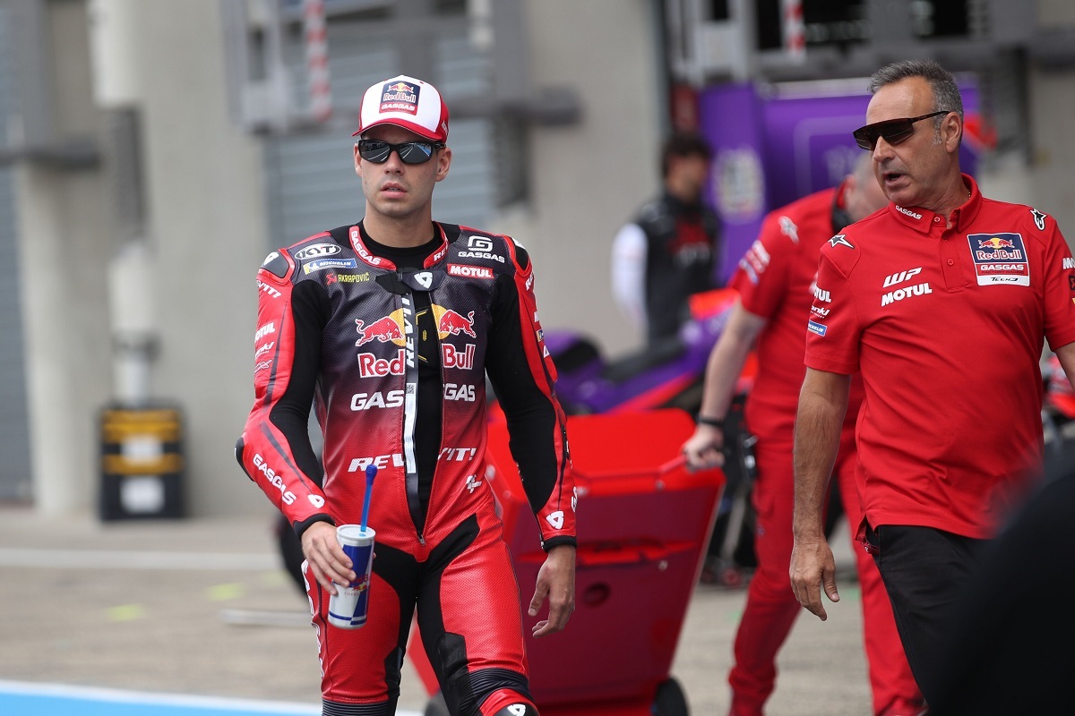 MotoGP, Augusto Fernandez com muitas dificuldades na gestão dos pneus