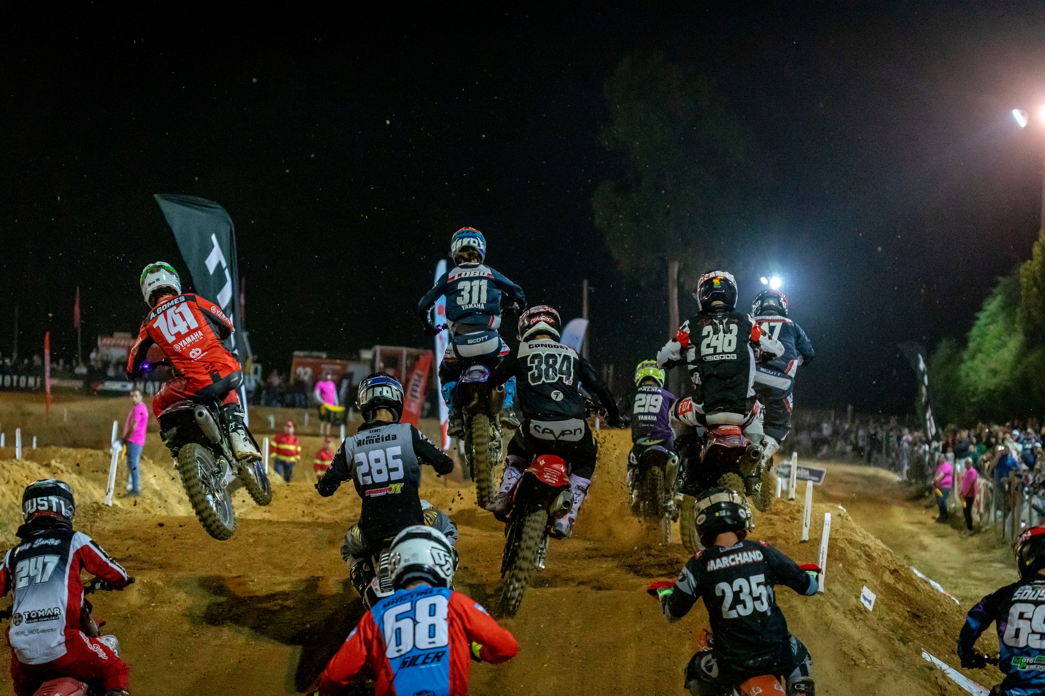 CNS:Festa do Supercross na noite da Poutena