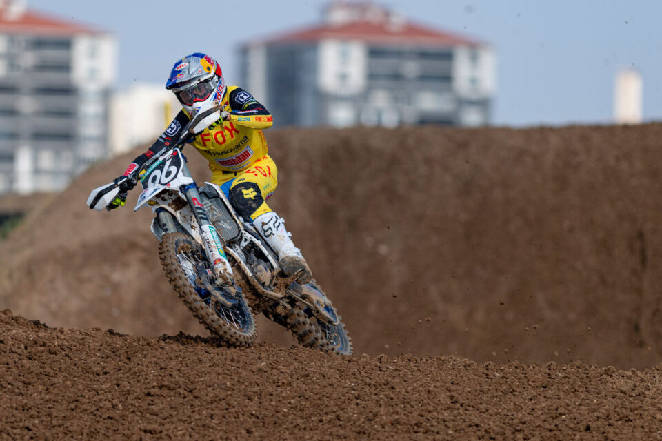MX2, China: Acidente de Everts ensombra triunfo de Lucas Coenen
