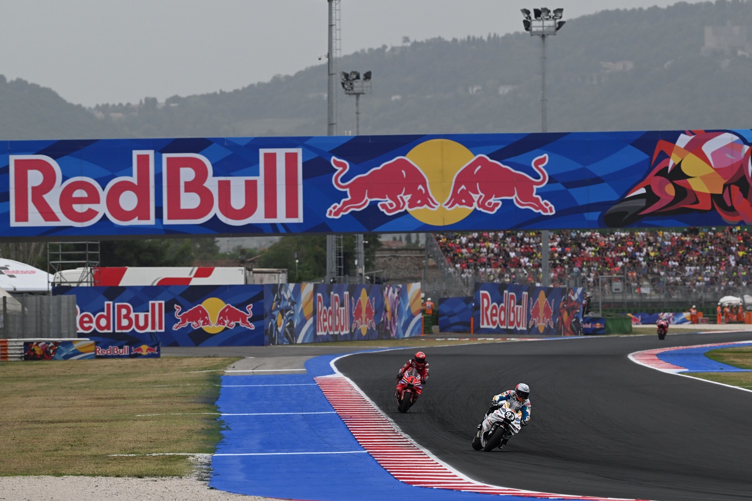 MotoGP: Bagnaia e Márquez, uma dupla que dará “dores de cabeça” à Ducati em 2025?