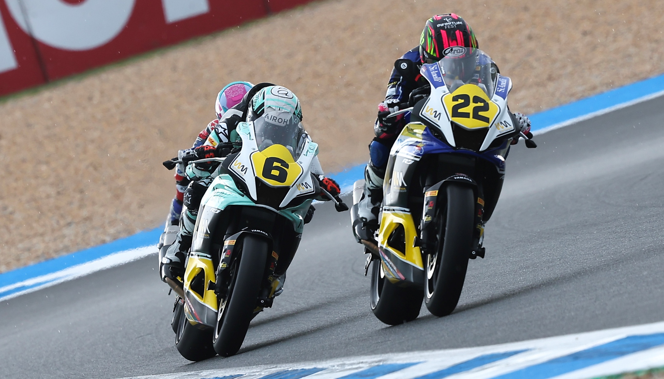 WWCR, Estoril: Carrasco vence corrida demolidora