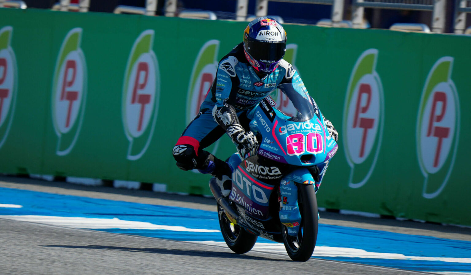 Moto3: Alonso faz história com o maior número de vitórias numa temporada