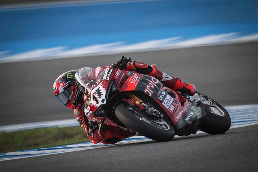 WSBK, Teste Jerez: Bulega num mundo à parte