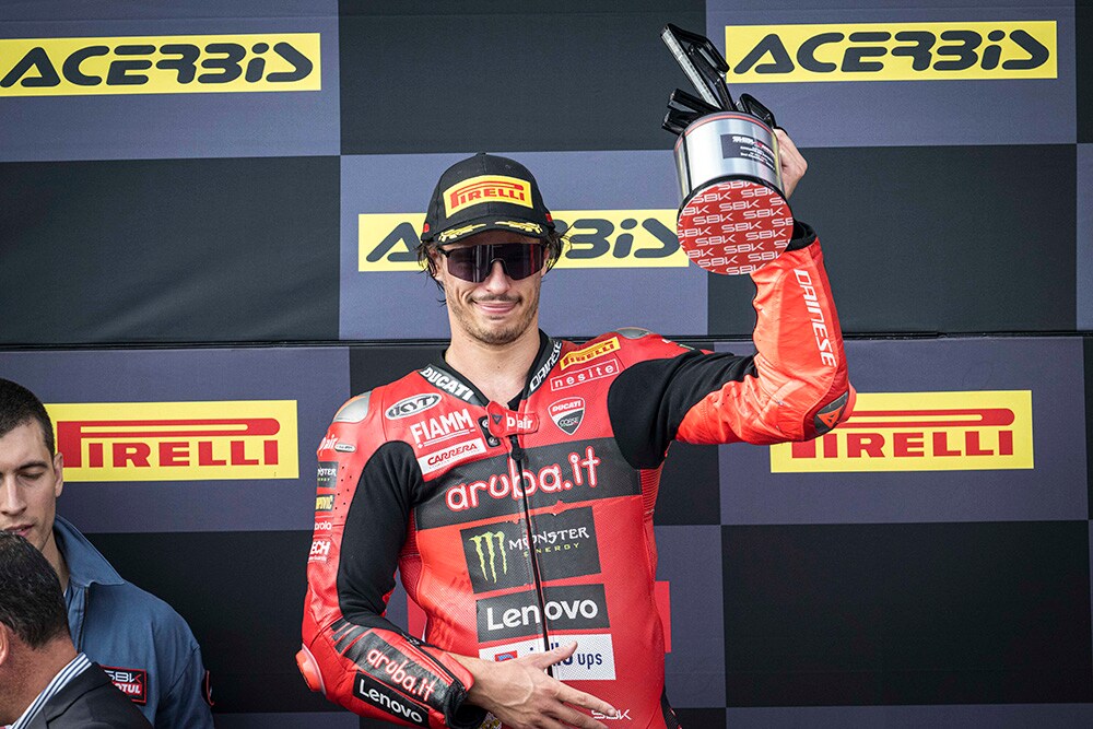 WSBK, Nicolo Bulega (2º.): “O Toprak é muito difícil de ultrapassar nas travagens”