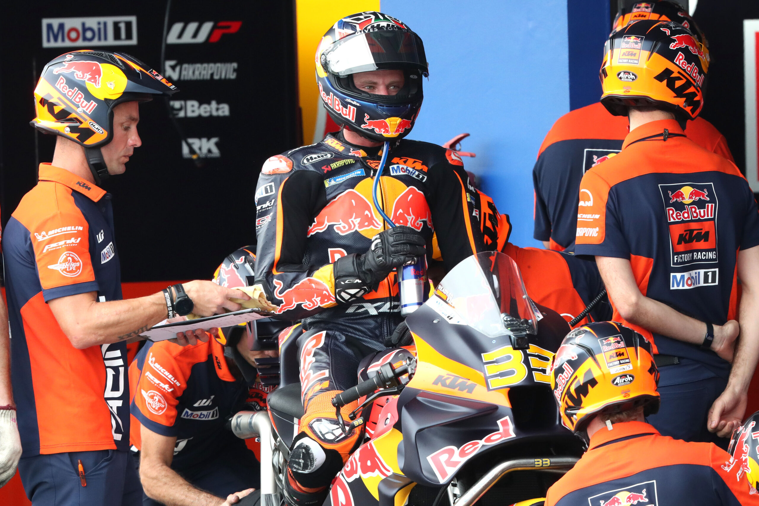 MotoGP, Brad Binder (P9): “O travão motor era enorme e bloqueou”