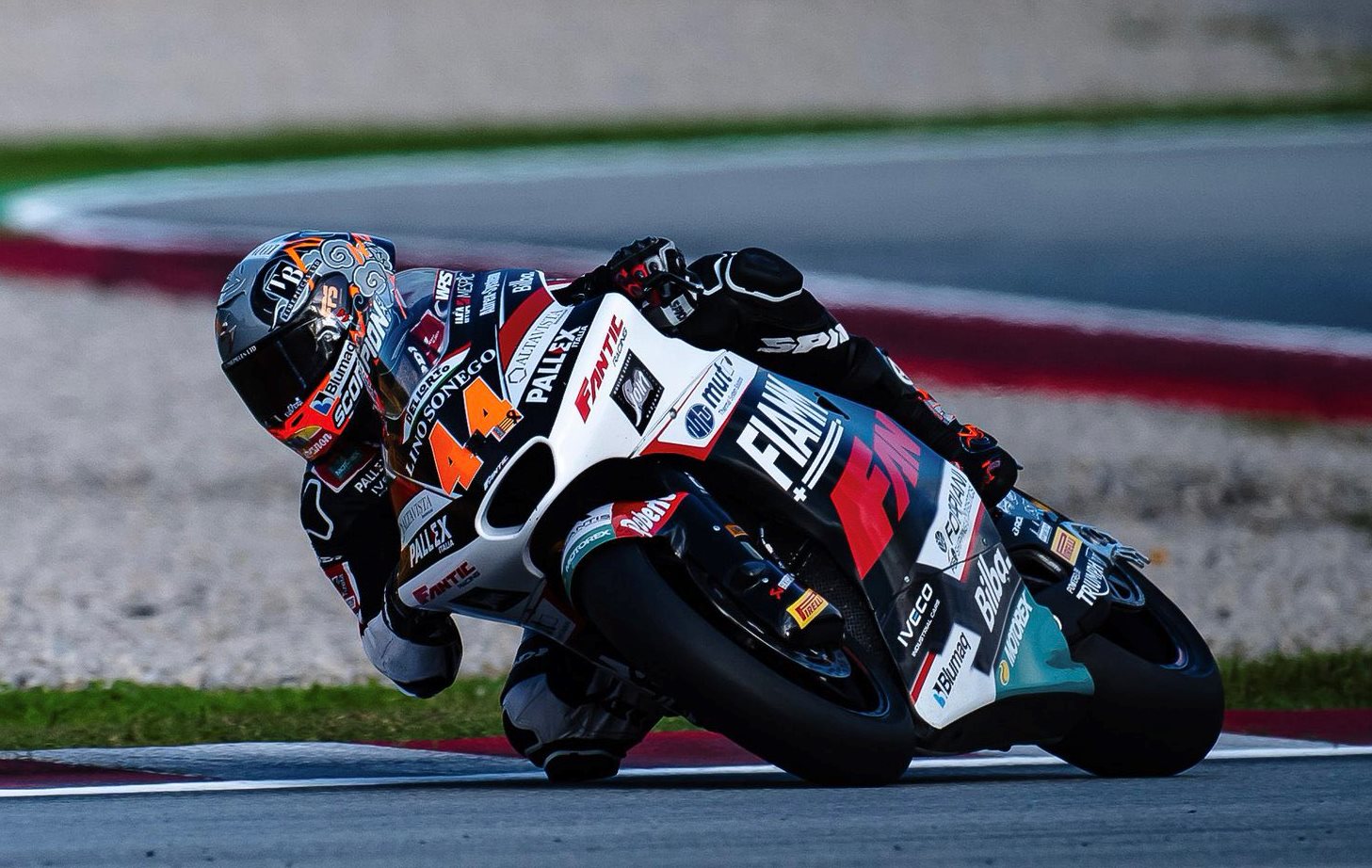 Moto2, Barcelona: Canet vence em final emocionante