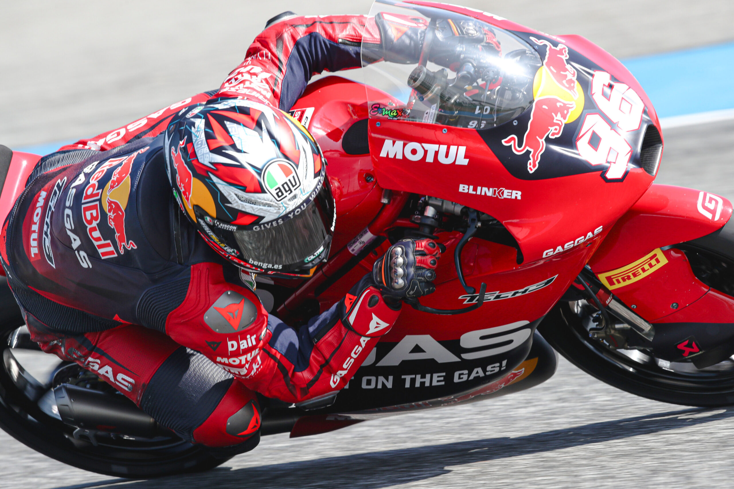 Moto3, Barcelona, T1: Holgado termina o primeiro dia como o mais rápido