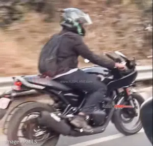 Triumph: Nova Thruxton 400 observada em testes na Índia; na Europa em 2025?