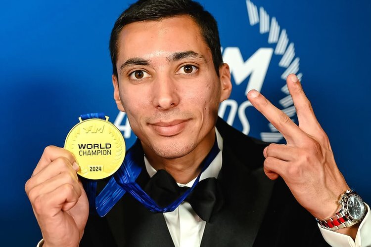 WSBK: Prémios FIM, Toprak Razgatlioglu homenageado