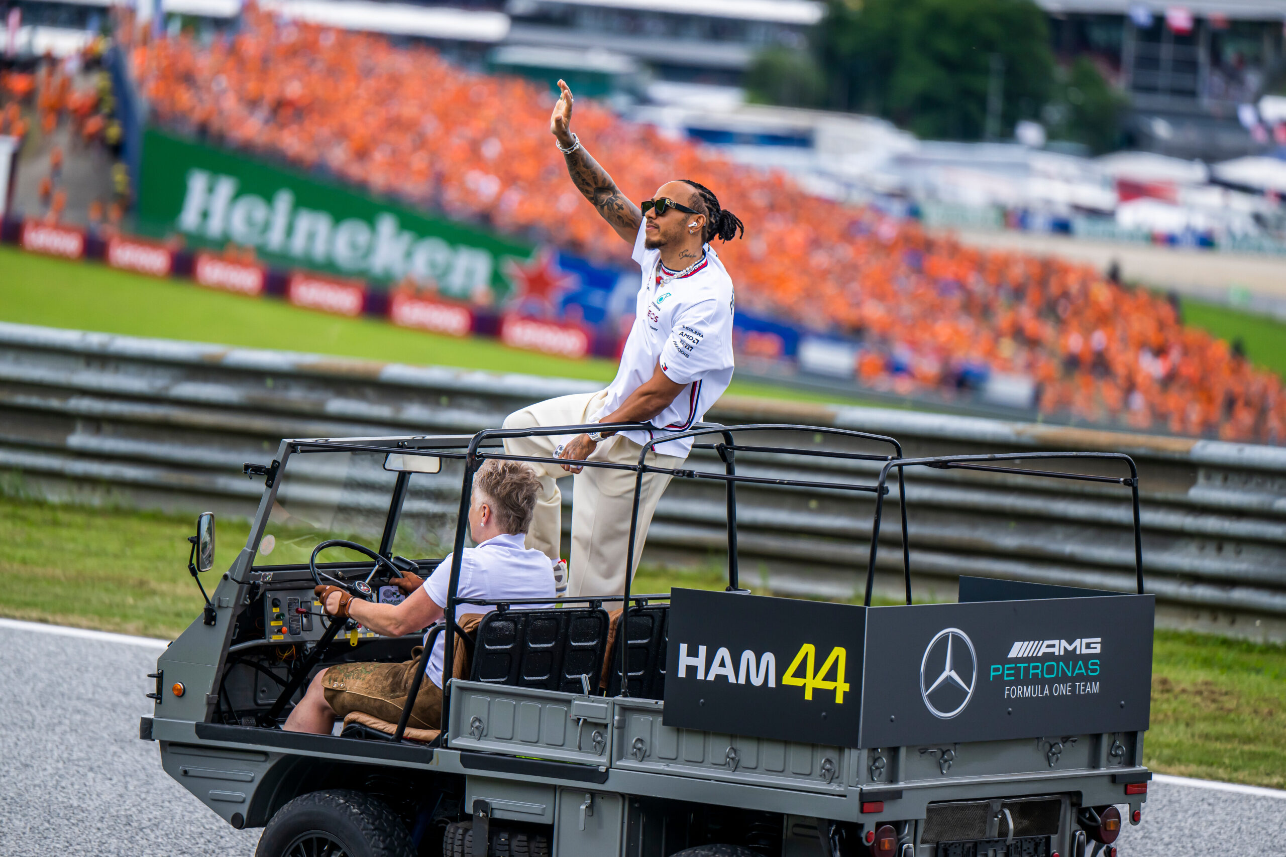 MotoGP: Pit Beirer confirma “Tivemos conversas muito interessantes;Hamilton está interessado”