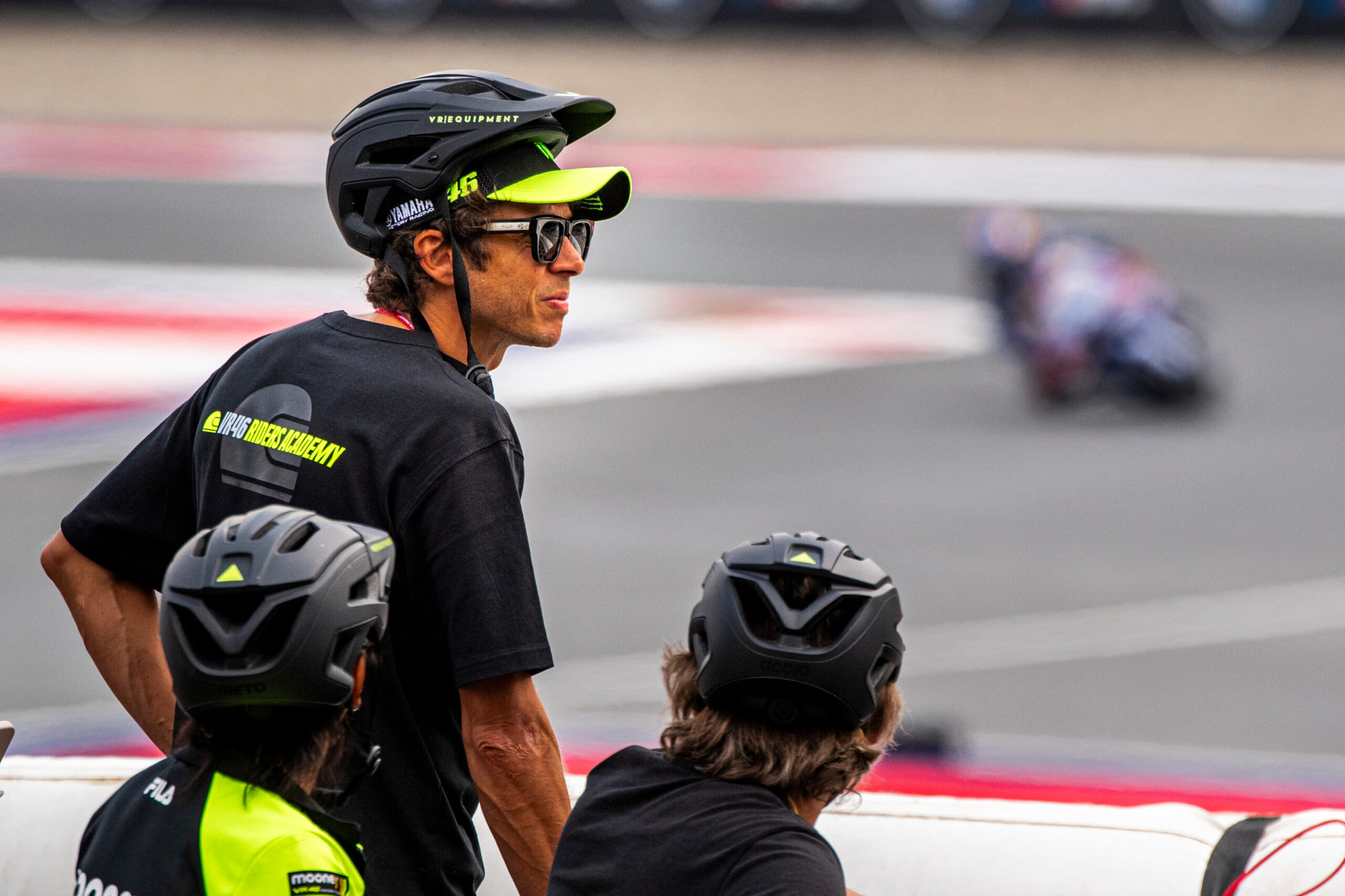 MotoGP: Valentino Rossi terminou a sua época…nos carros com a BMW