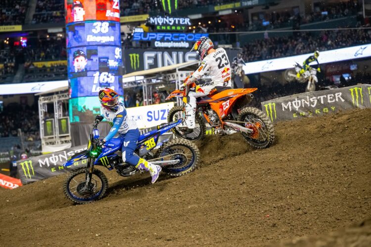 AMA Supercross: Quentinho…Deegan sem piedade na ultrapassagem a Beaumer (Vídeo)