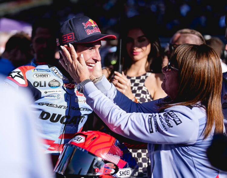 MotoGP: Renasceu das cinzas! Nadia Padovani não esquece Marc Márquez
