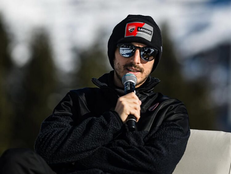 MotoGP: Mestre nas curvas para a esquerda. Bagnaia quer aprender com Márquez