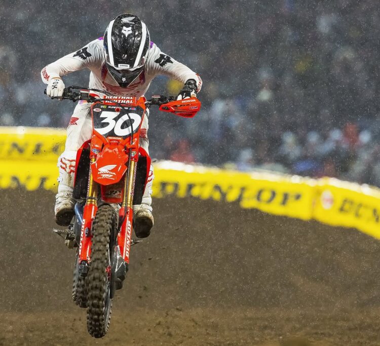 AMA Supercross: Dois dedos partidos e um 6º lugar para Jo Shimoda