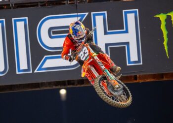 AMA Supercross 250: Julien Beaumer estreia-se a vencer