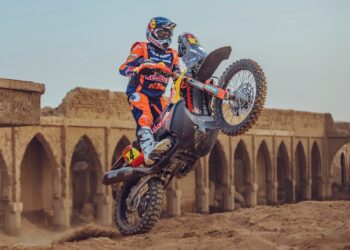 Dakar 2025: Daniel Sanders vence prólogo e torna-se o primeiro líder