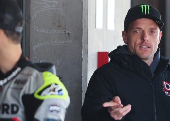 WSBK: Alex Lowes fecha segundo dia de testes chuvoso no topo!