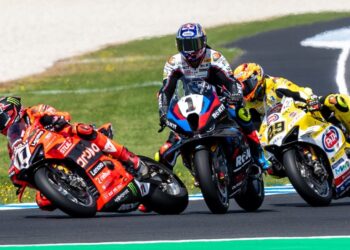 WSBK, Superpole Race: Bulega perto do hat-trick, Bautista e Toprak… que confusão!