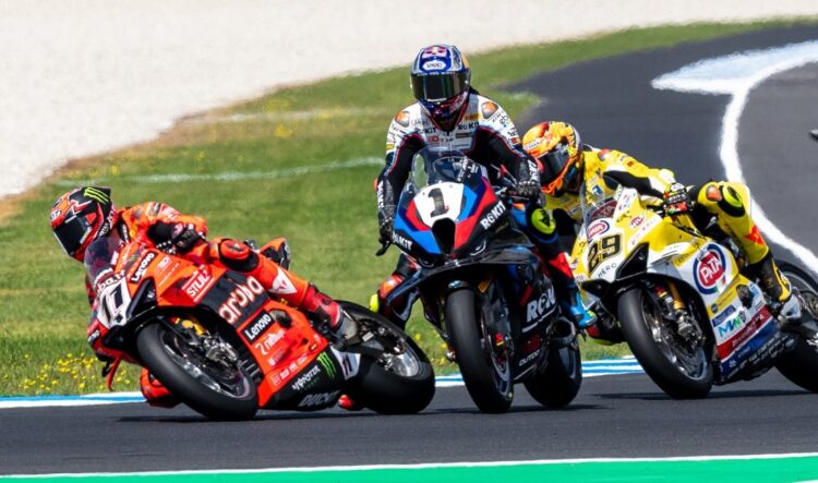 WSBK, Superpole Race: Bulega perto do hat-trick, Bautista e Toprak… que confusão!
