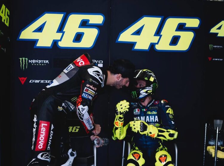 MotoGP: O mestre ensina Bagnaia. Rossi aconselha ‘Não caias em armadilhas’