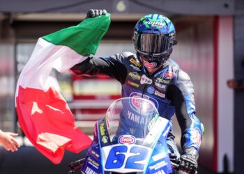 WSSP, Austrália, Corrida 1: Manzi vence na estreia da Yamaha R9