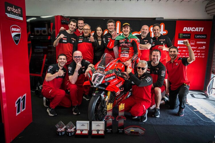 WSBK, Corrida 2: Bulega deixa Phillip Island com hat-trick!