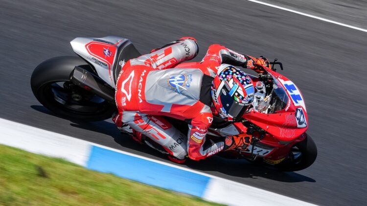 WSSP, Austrália: Acidente grave e pole para Bendsneyder