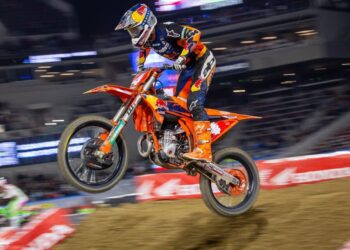 AMA Supercross: Sexton e Roczen chegam a Tampa separados por dois pontos