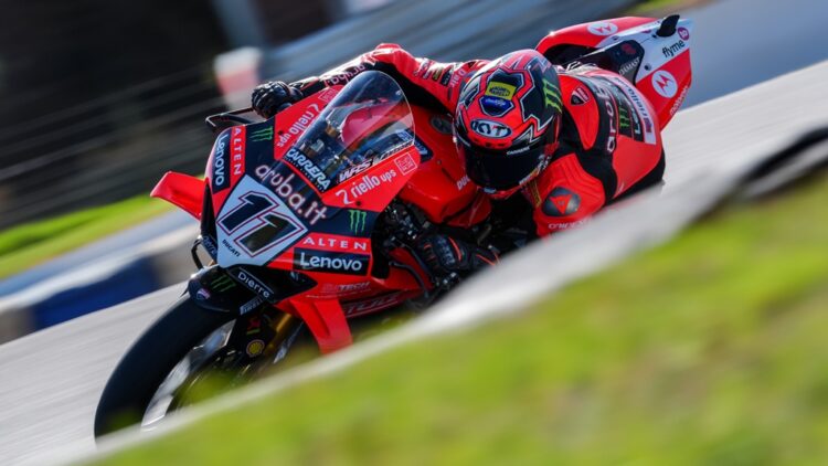 WSBK, Austrália FP3: Bulega continua líder, Toprak a dois décimos