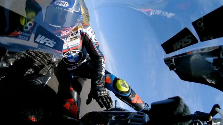 WSBK, Austrália FP1: Bulega lidera, Toprak cai de novo!