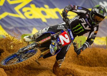 AMA Supercross: Cooper Webb vence à frente de Ken Roczen
