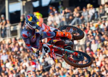 AMA Supercross 450: Sexton vence em Birmingham e reduz desvantagem para Webb
