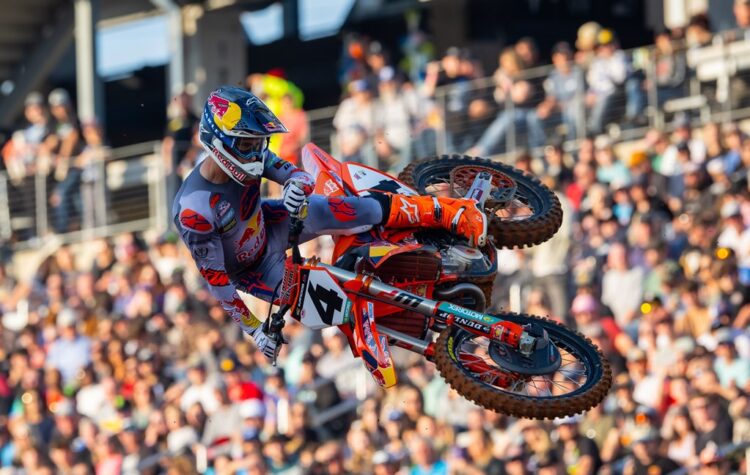 AMA Supercross 450: Sexton vence em Birmingham e reduz desvantagem para Webb