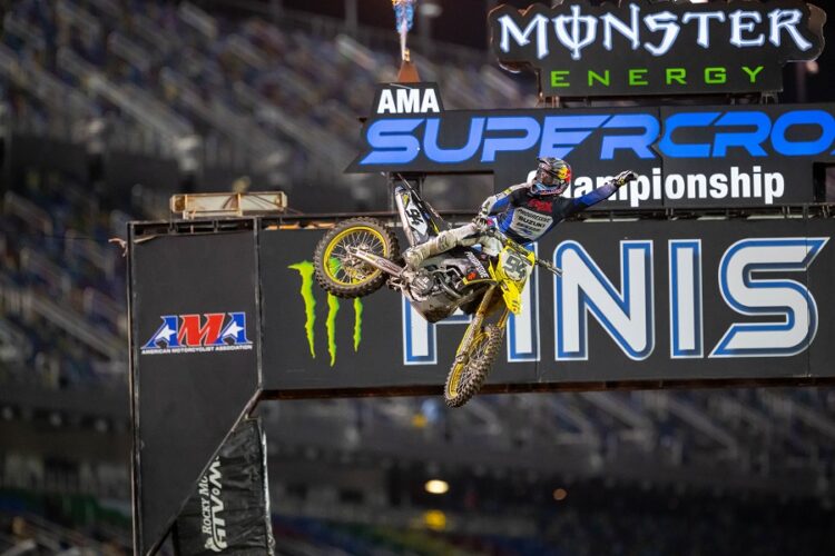 AMA Supercross 450: Vitória magistral de Roczen em Daytona
