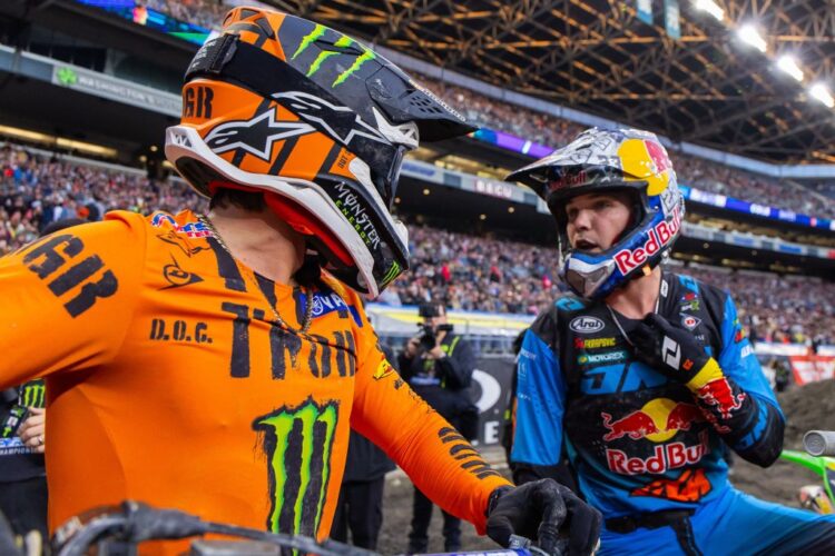 AMA Supercross: Deegan e Beaumer ‘pegam-se’ em Seattle
