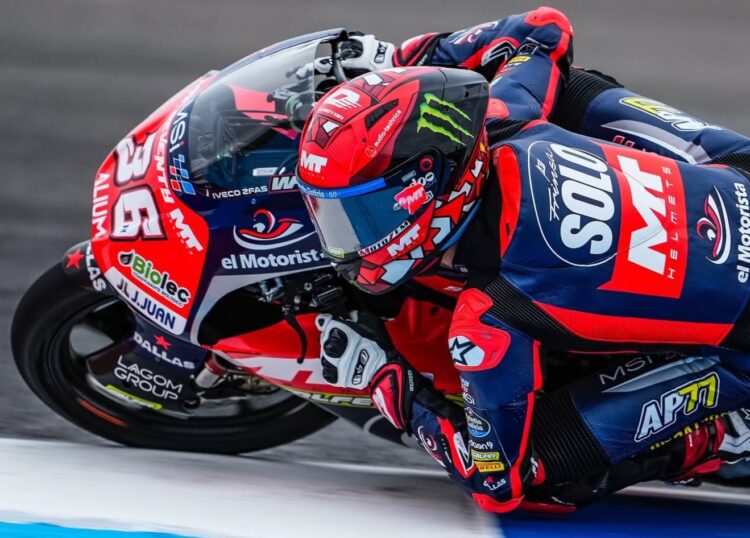 Moto3, Corrida: Angel Piqueras vence corrida emocionante