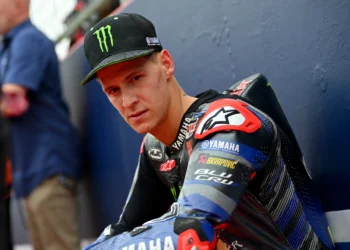 MotoGP: Queda “estranha” na volta de reconhecimento para Fabio Quartararo (P10)