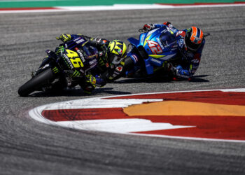 MotoGP: Recordar, Rins tira a glória a Rossi depois da queda de Marc Márquez
