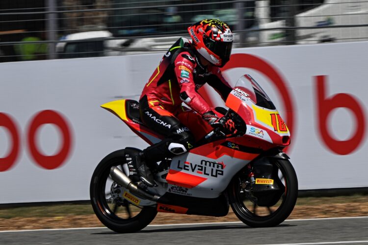 Moto3, Q2 Tailândia: Matteo Bertelle conquista a sua primeira pole position